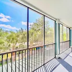 Near Disney - 2Br Condo Unit - Pool And Hot Tub