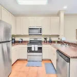Near Disney - 2Br Condo Unit - Pool And Hot Tub